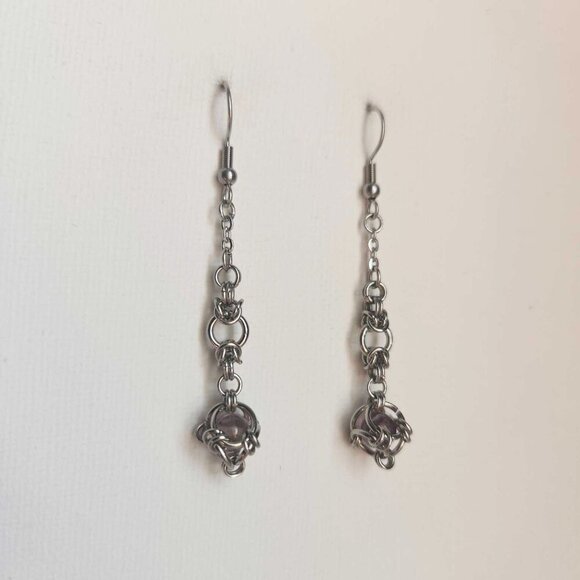 Vintage fairy long silver dangly chainmail earrings - Picture 4 of 6